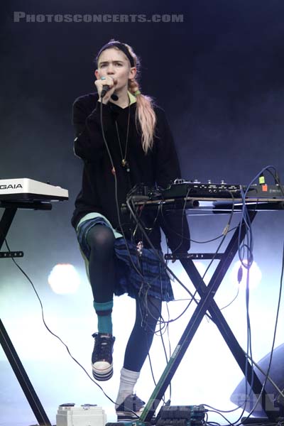 GRIMES - 2012-08-24 - SAINT CLOUD - Domaine National - Scene Pression Live - 